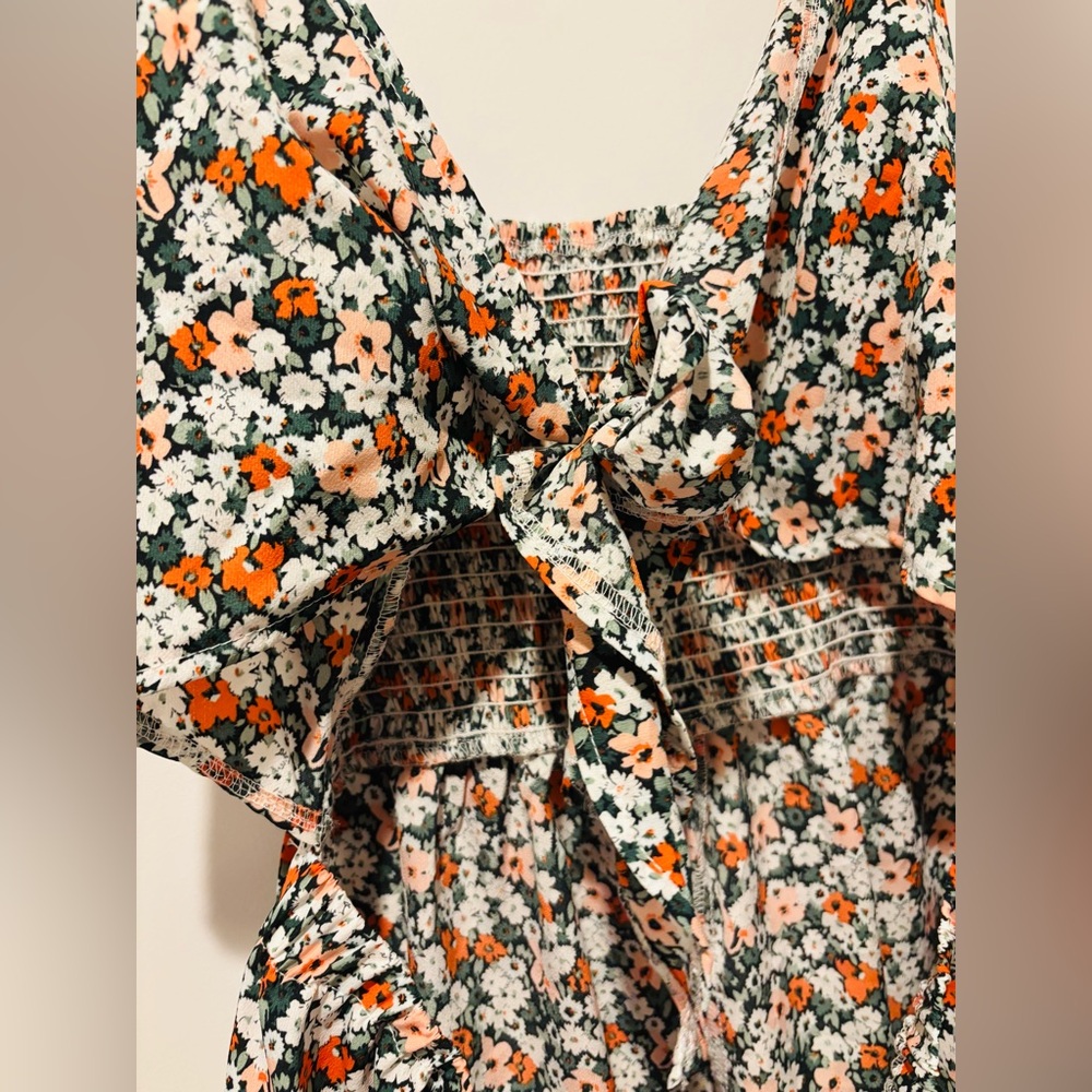 Floral Ruffle ROMPER - Picture 2 of 5